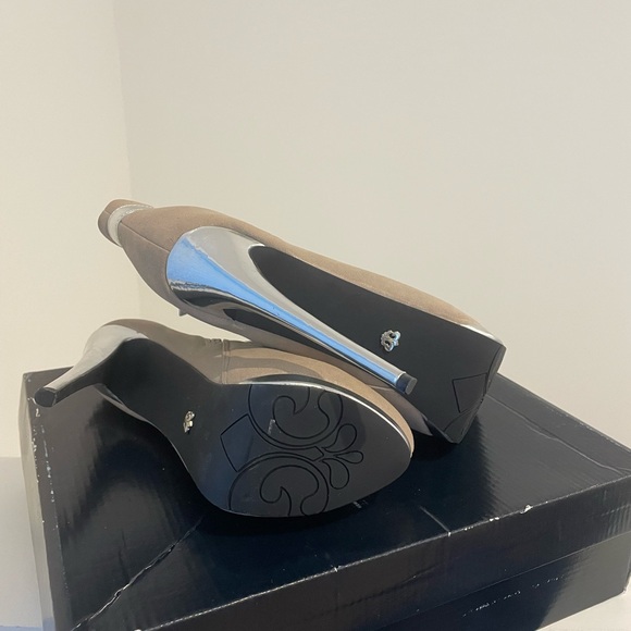 NWT Dereon ankle boots. Women’s 8. - Picture 5 of 7